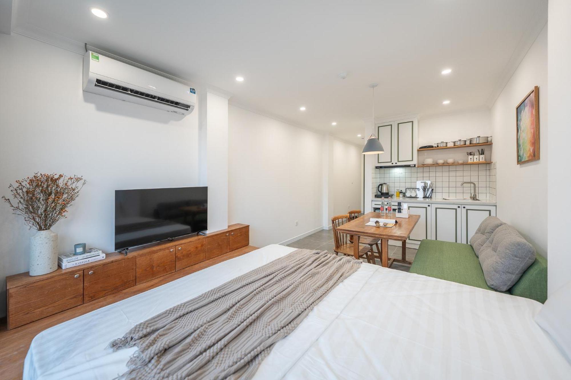 Location/Big Group/Private Villa With Pool And Kitchen Hanoi Eksteriør billede