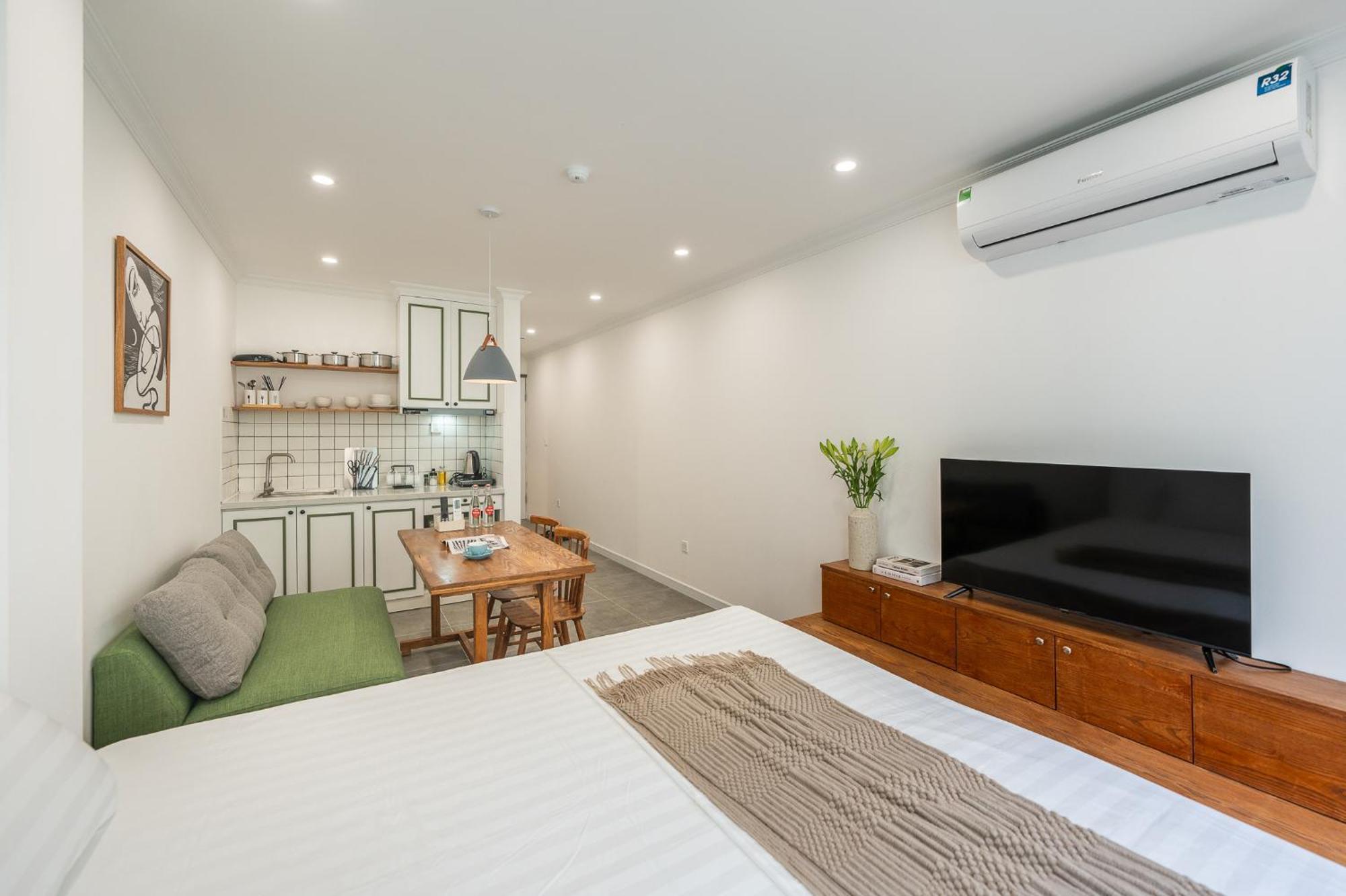 Location/Big Group/Private Villa With Pool And Kitchen Hanoi Eksteriør billede